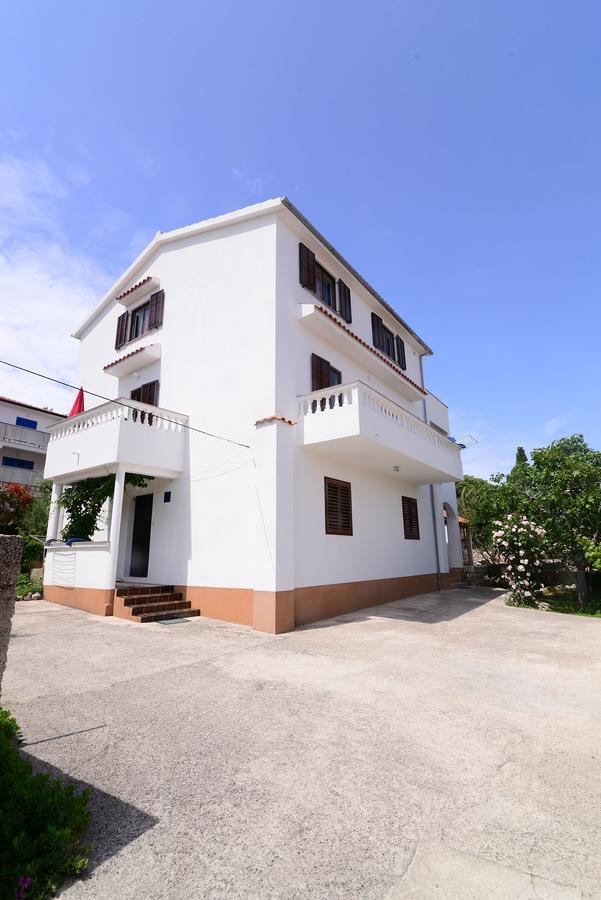 Apartments Ana مالي لوشينغْ المظهر الخارجي الصورة